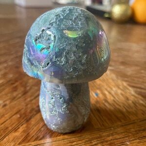 Aura coated sphalerite mushroom